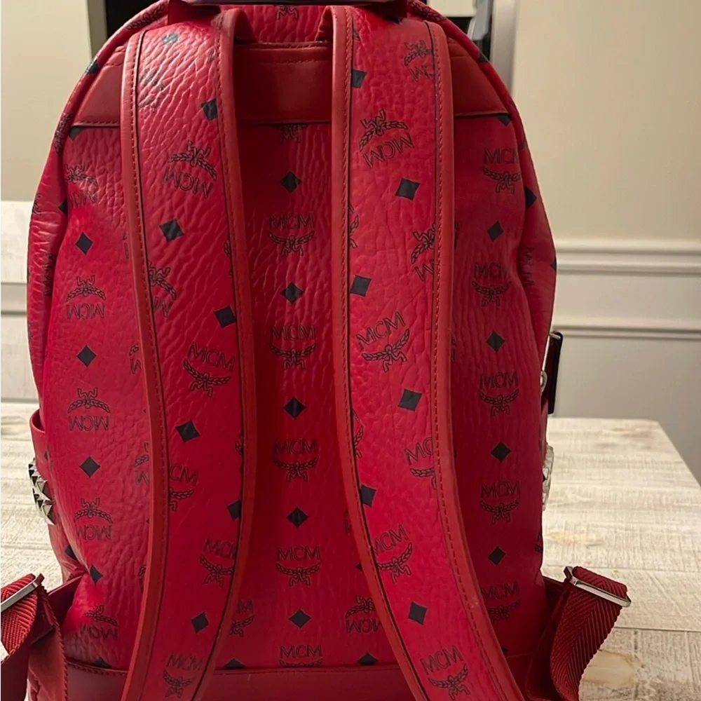 MCM Medium Stark Visetos Stylish Backpack - Picture 5 of 14